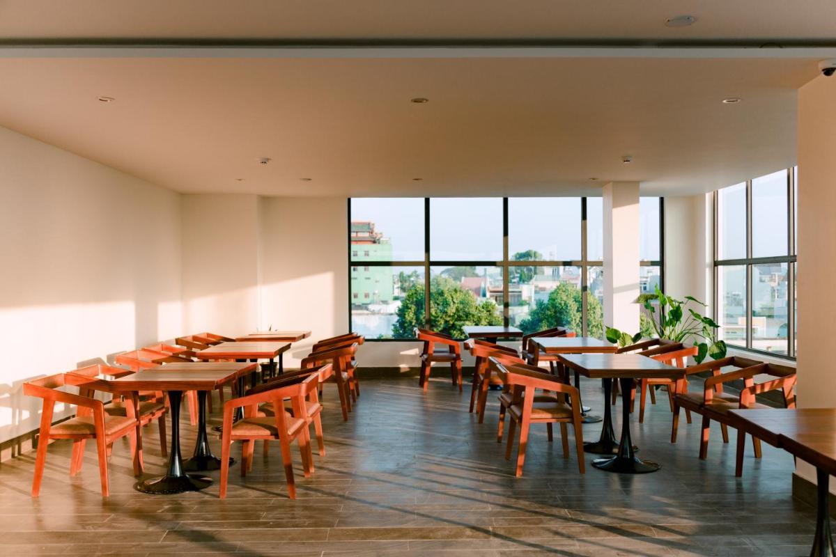 LuckyStar Hotel - Housity