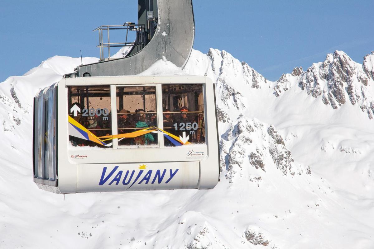 L'établissement Hotel Le V de Vaujany en hiver