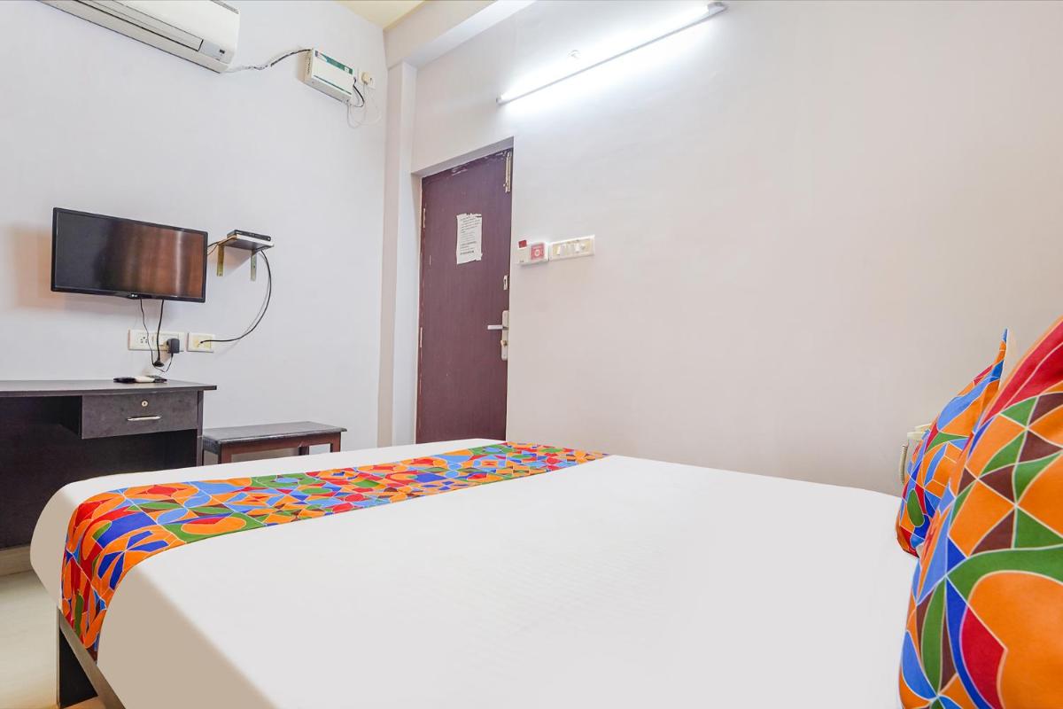 FabExpress Its South East Residency - Housity