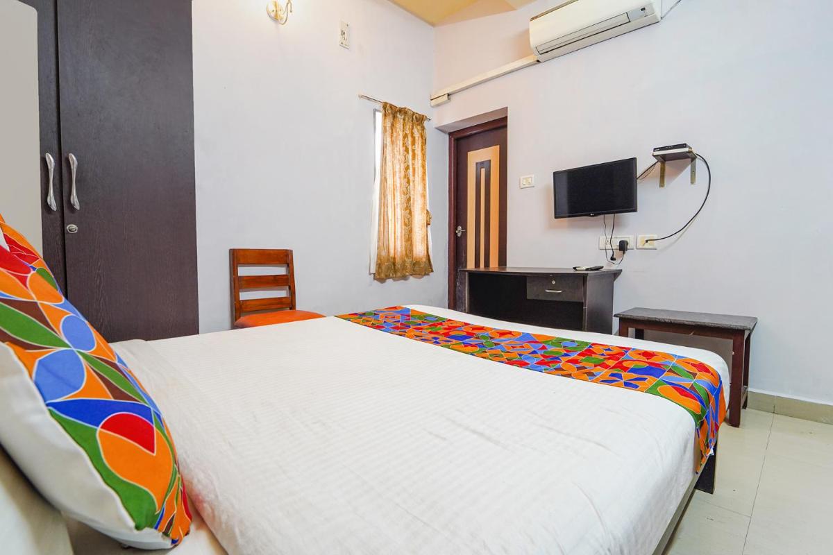 FabExpress Its South East Residency - Housity
