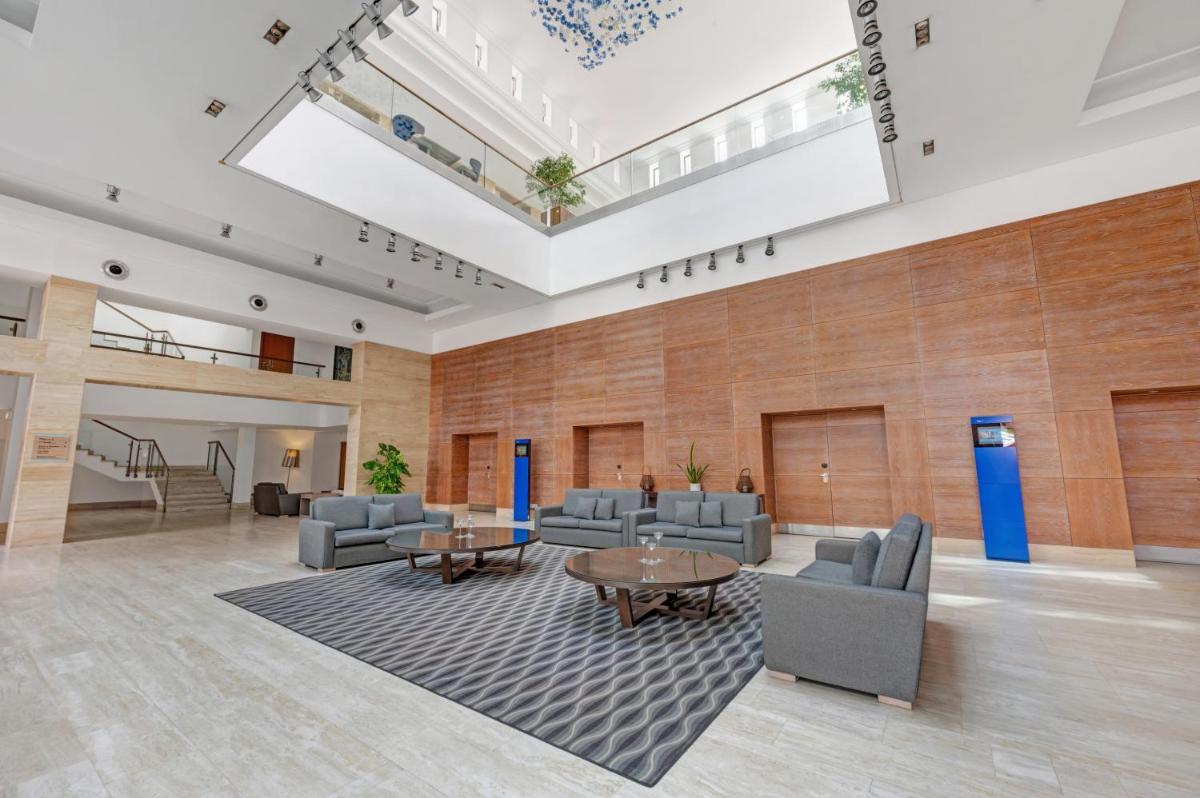 Uma área de estar em Hilton Vilamoura