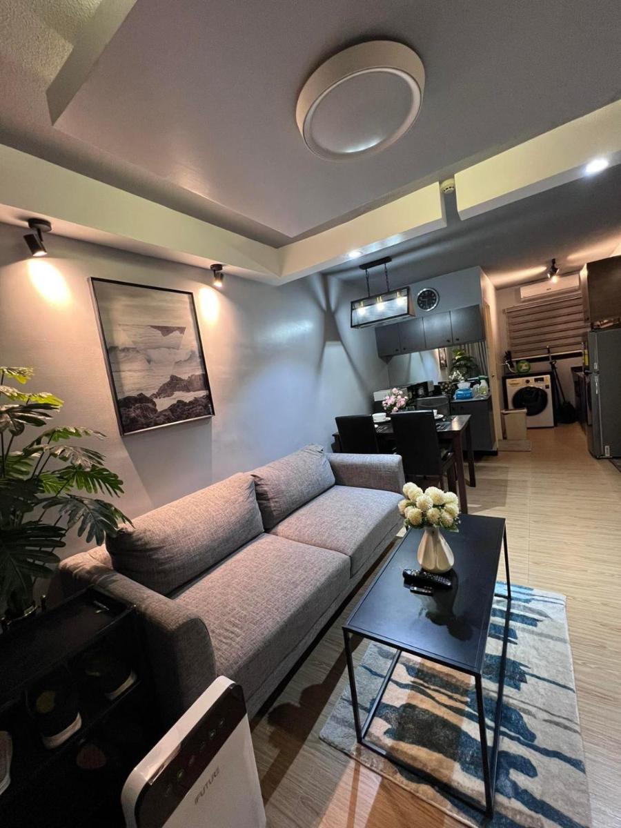 One Oasis Cozy condo beside Sm Ecoland - Housity