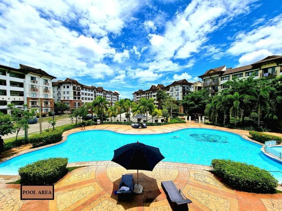 One Oasis Cozy condo beside Sm Ecoland - Housity