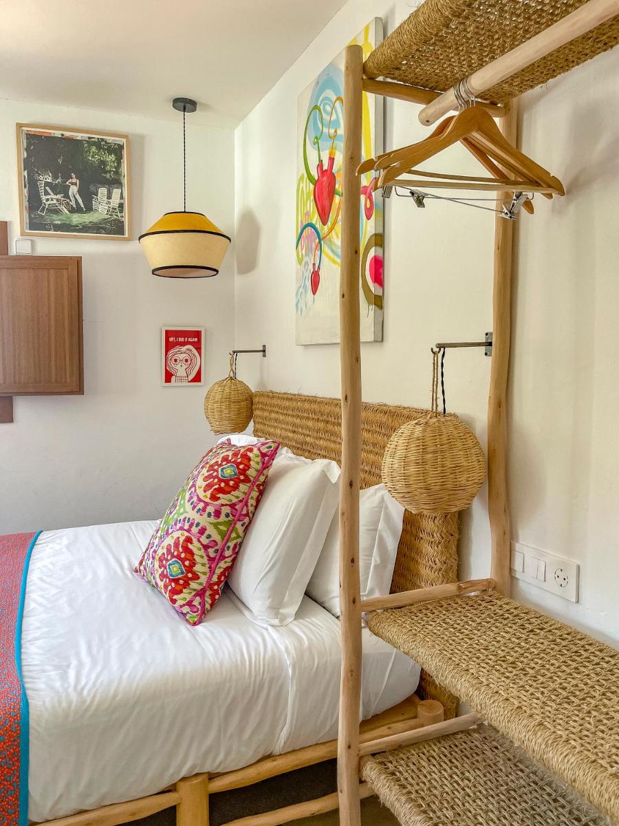 Hostal Mar y Sal - Housity