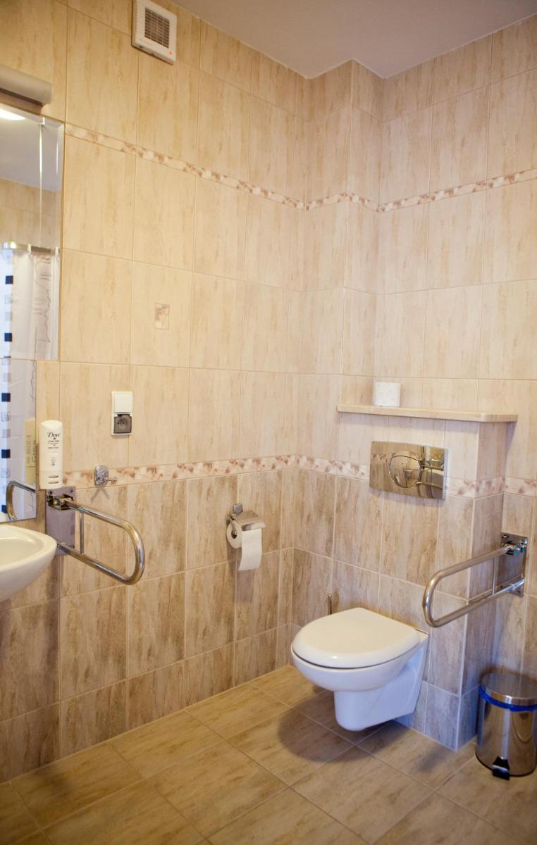 Hotel i Restauracja \"Pod Orłem\" - Housity