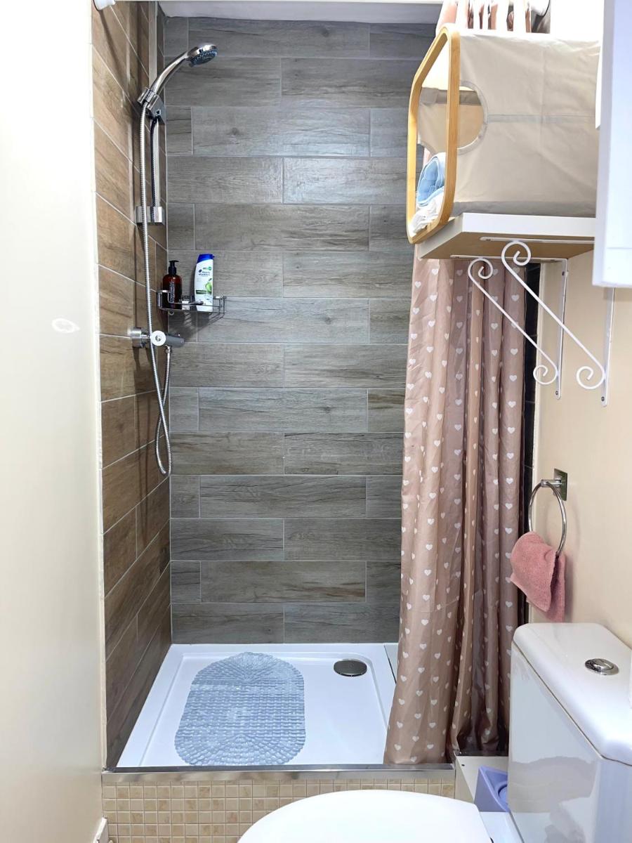 Penn Gardens Flats 1 - 2 , Rooms 3 - 4 - Housity