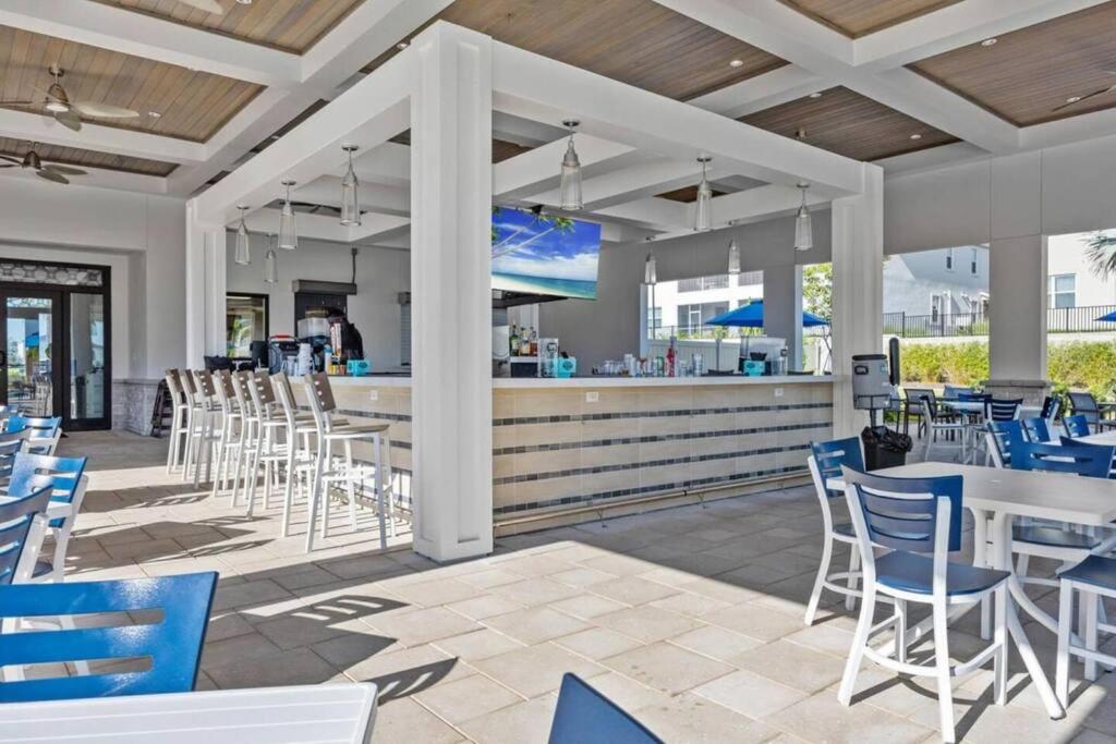 Spectacular Condo 2BED 2BA Resort Waterpark Fun By Champions Gate - Housity