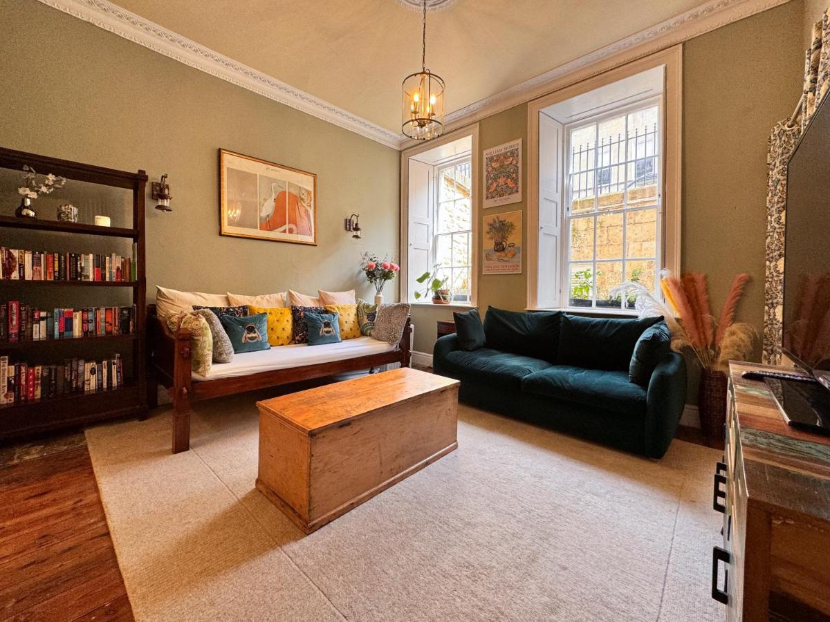 The Pickwick House 2 bedroom free parking - Housity