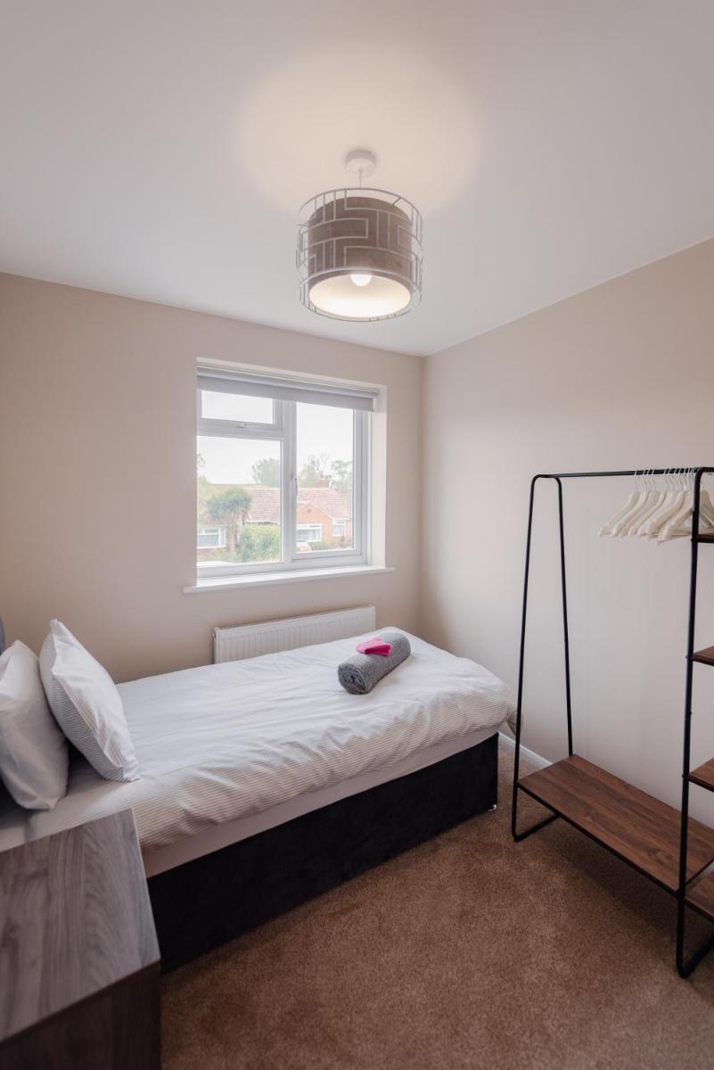Luxury Recently Renovated 3 Bedroom home in Sandwich Kent - Housity