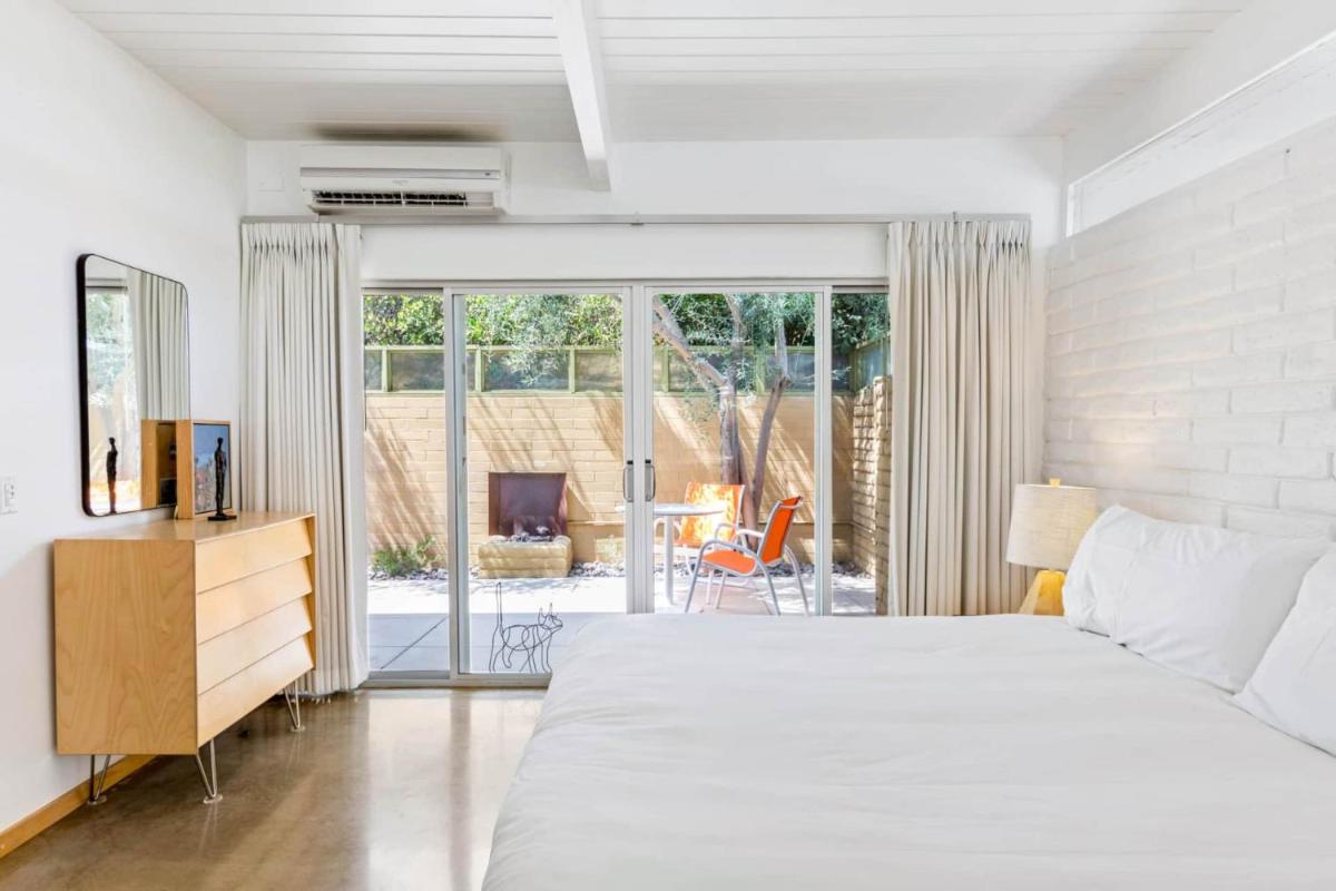 Historic Desert Star - Housity