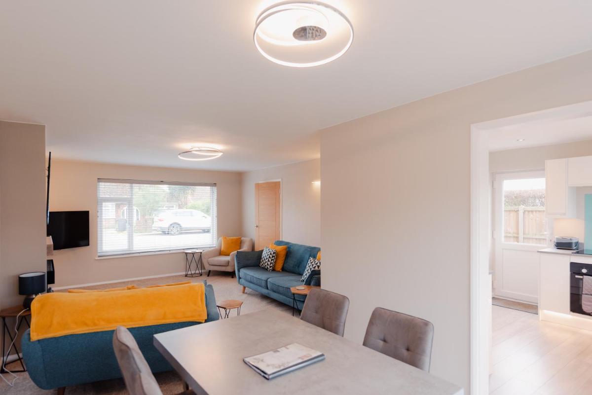 Luxury Recently Renovated 3 Bedroom home in Sandwich Kent - Housity