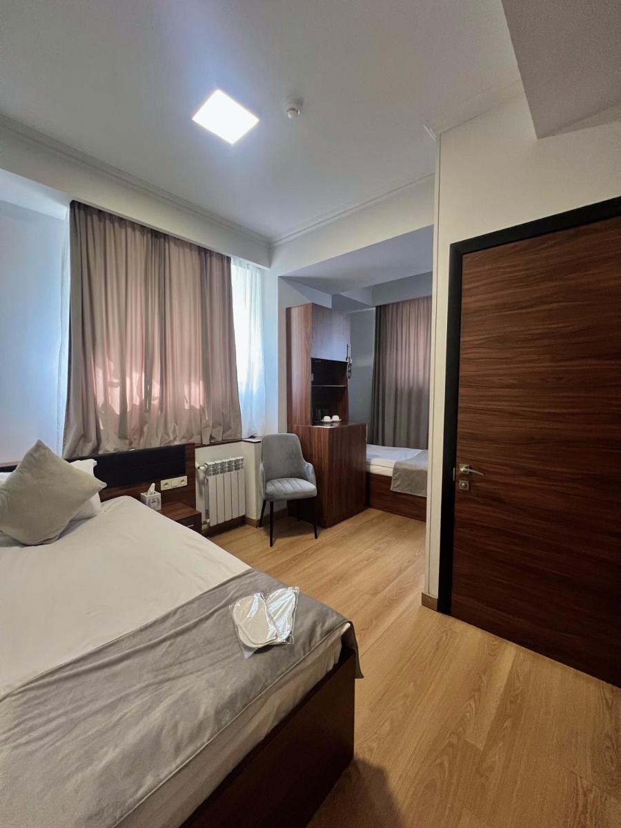 Mashtots Hotel - Housity