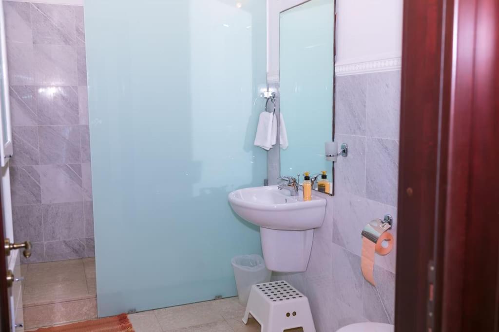 Casa din deal - Housity