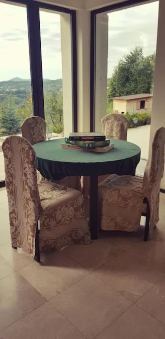 Casa din deal - Housity