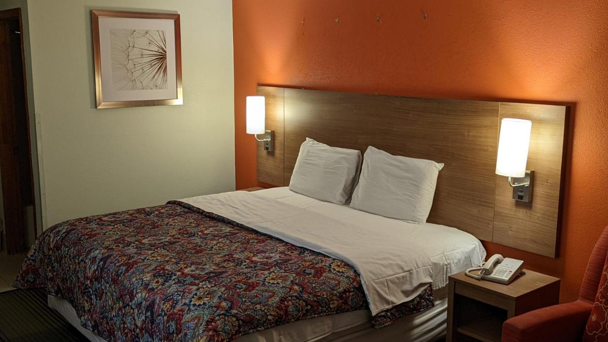 Budget Host Inn - Housity