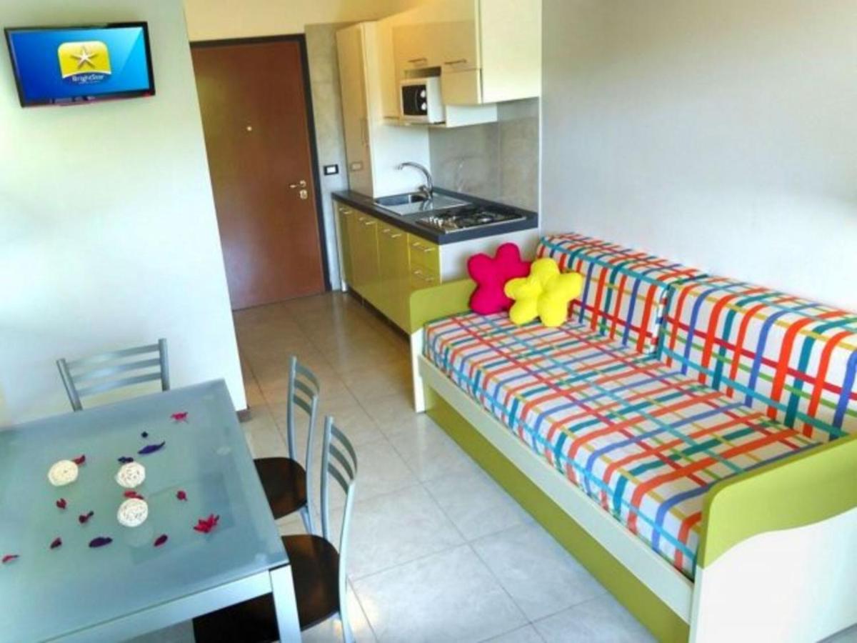 Welcoming apartment with big terrace-Beahost - Housity