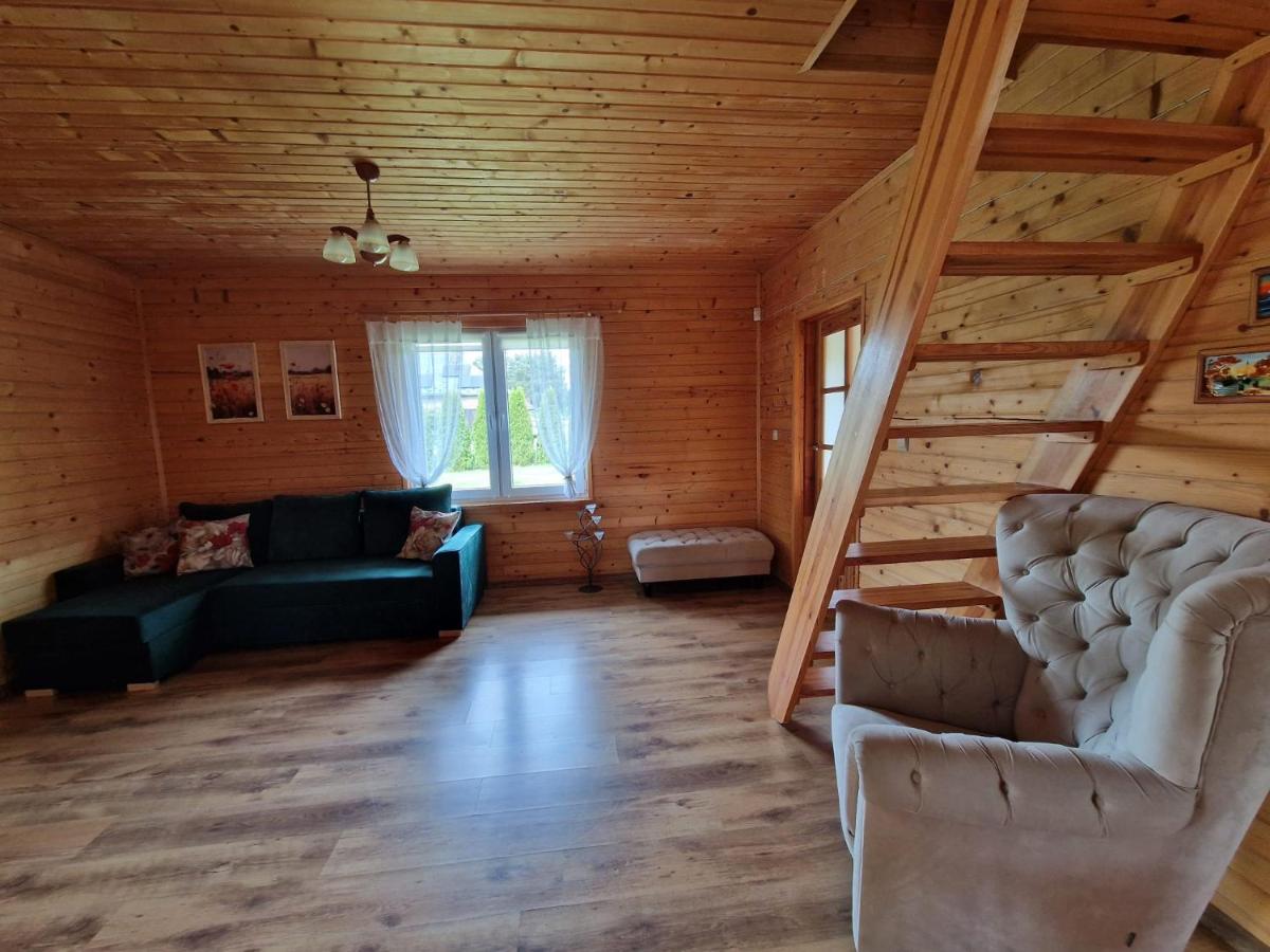 Domek w Krzewinie - Housity