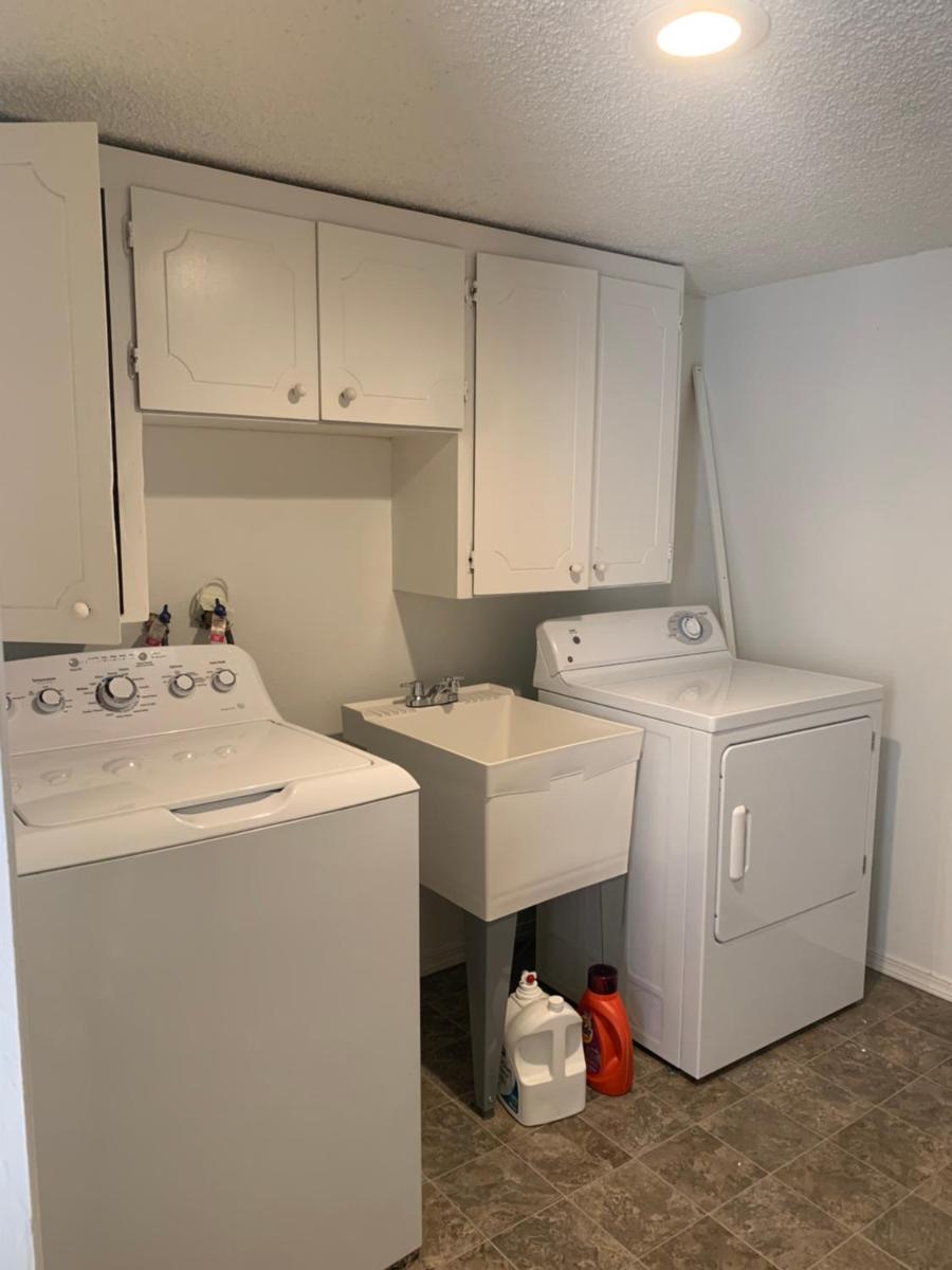 GardenView queen-size bedroom - Housity