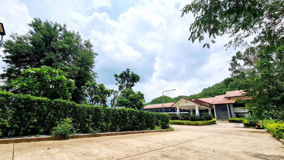 ศูนย์อบรม Greatland Glamping Khao Yai Resort - Housity