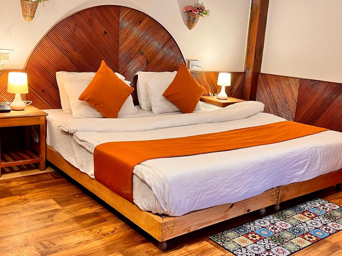 Raksha INN - Housity