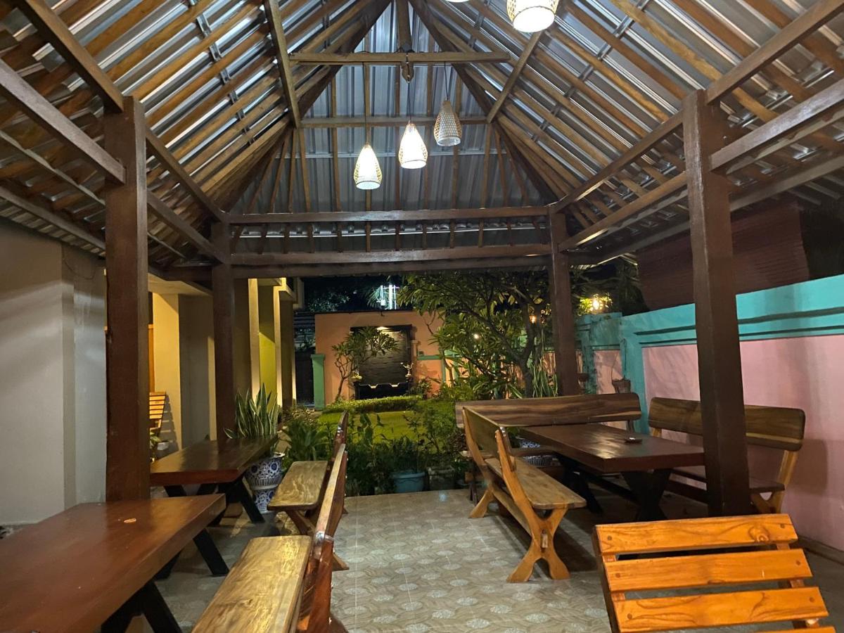 Semilir Inn Senggigi - Housity