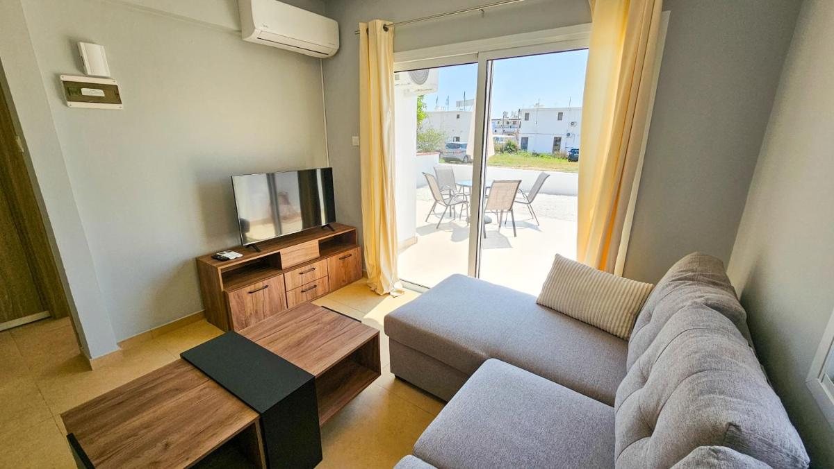 Suitetrails - Beach Love BeachFront Apartment