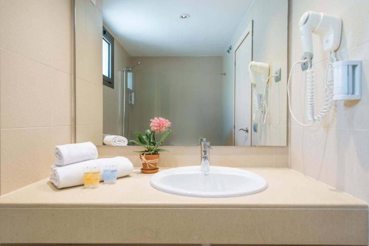 Atenea Park Suites & Apartments - Housity