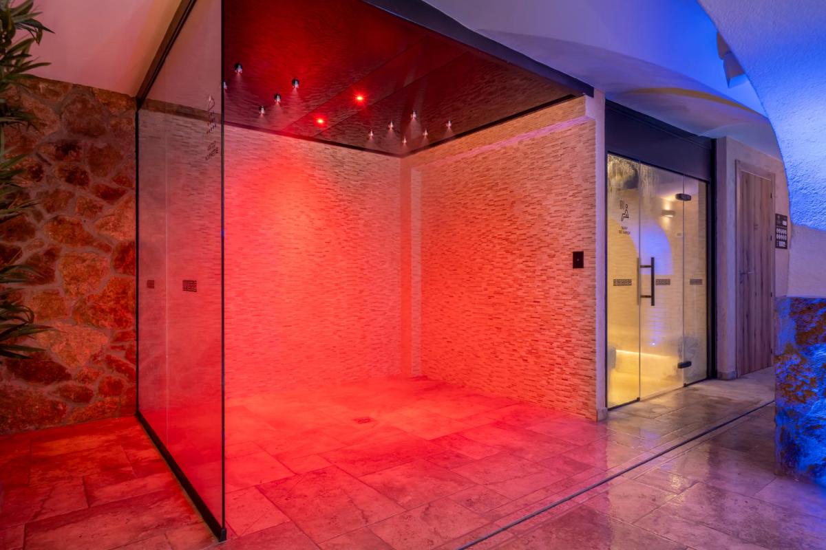 Imagen de la galería de Hotel GHT Neptuno-Tossa & Venus SPA, en Tossa de Mar