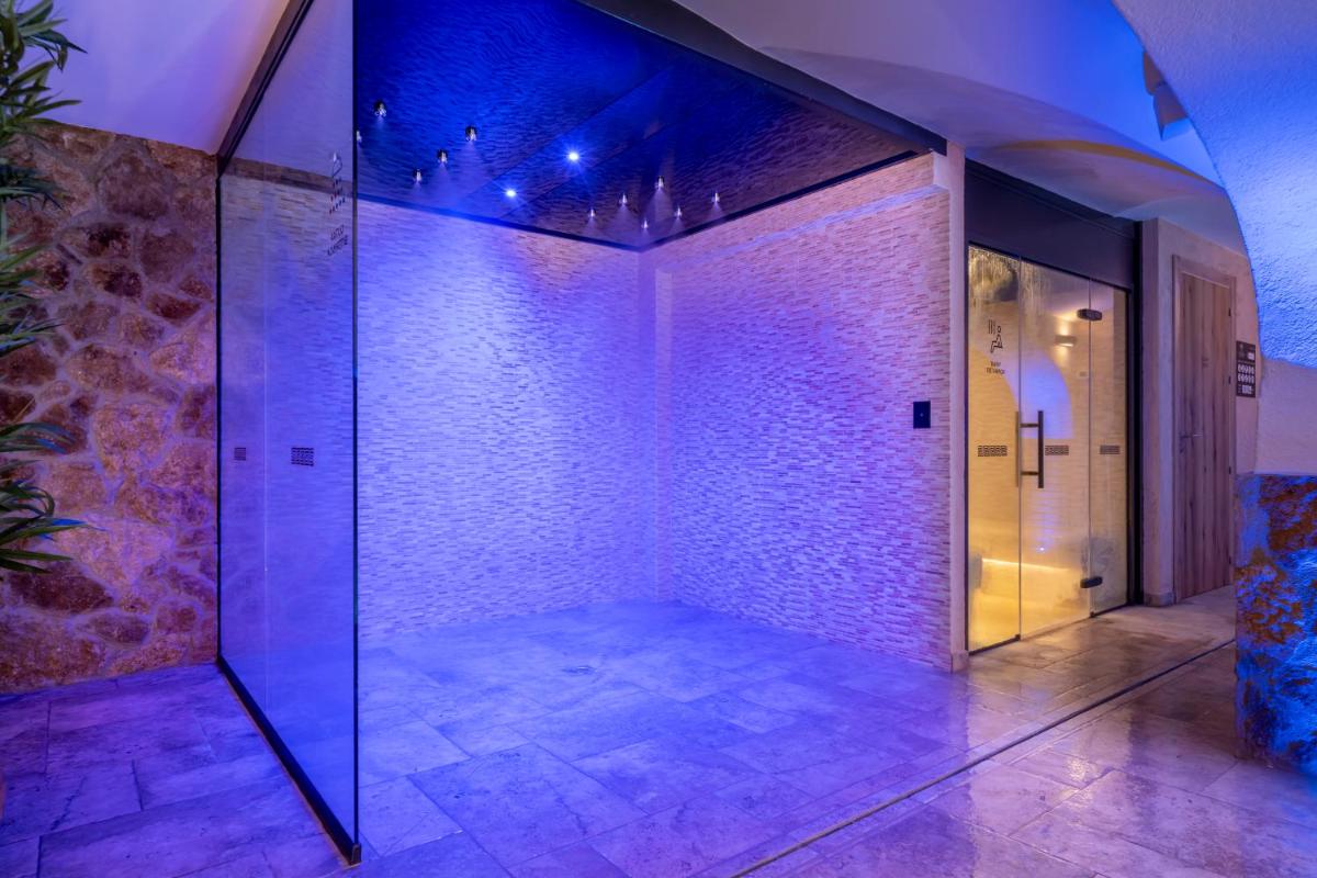 Imagen de la galería de Hotel GHT Neptuno-Tossa & Venus SPA, en Tossa de Mar