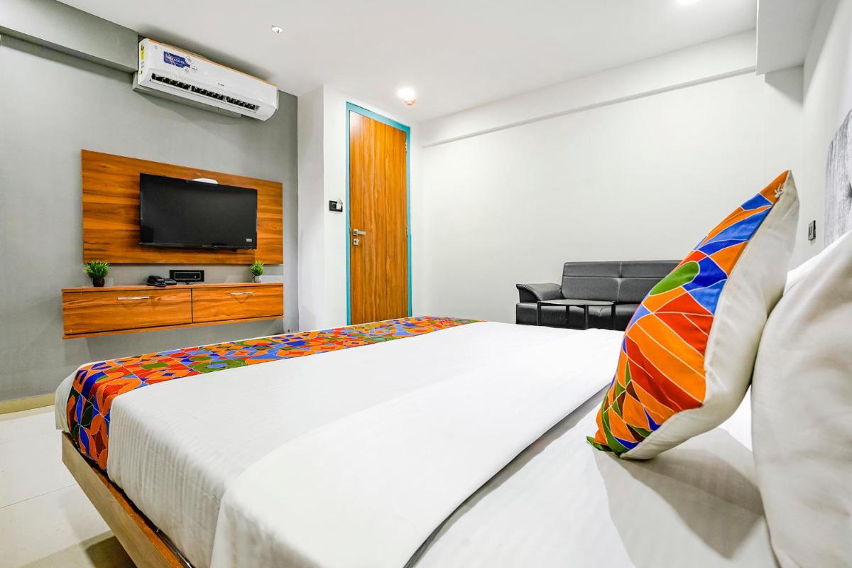 FabHotel Royal King I - Housity