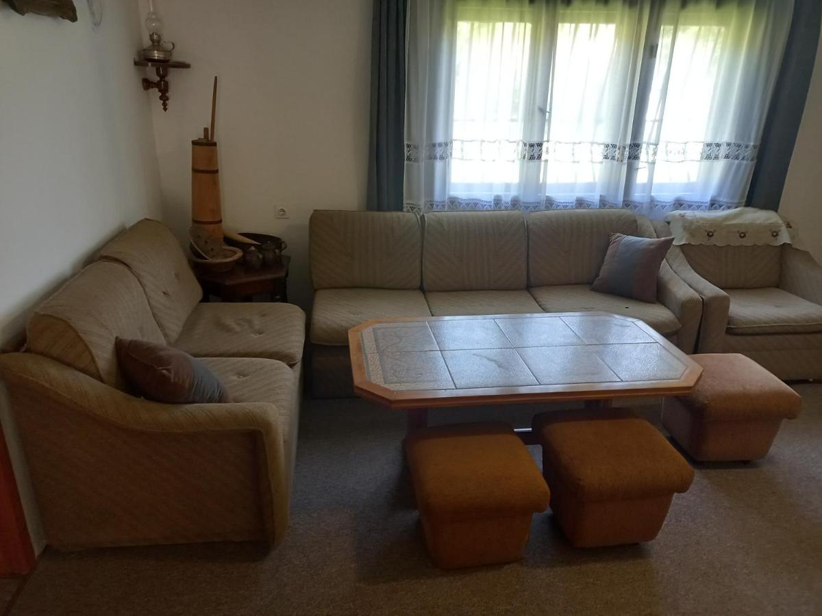 Red Rose - Housity