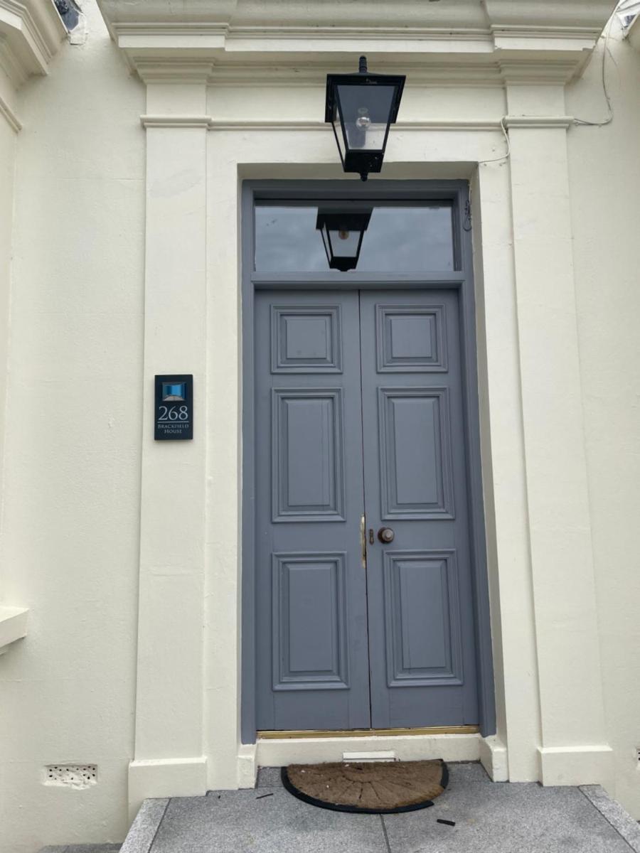 Brackfield House double and single bed free breakfast parking strong wifi - Housity