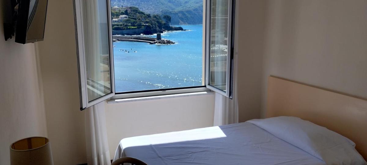 Hotel Elena - Housity