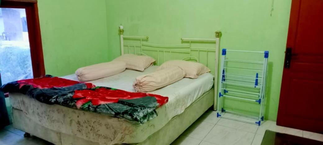 Buhit Guest House Samosir - Housity