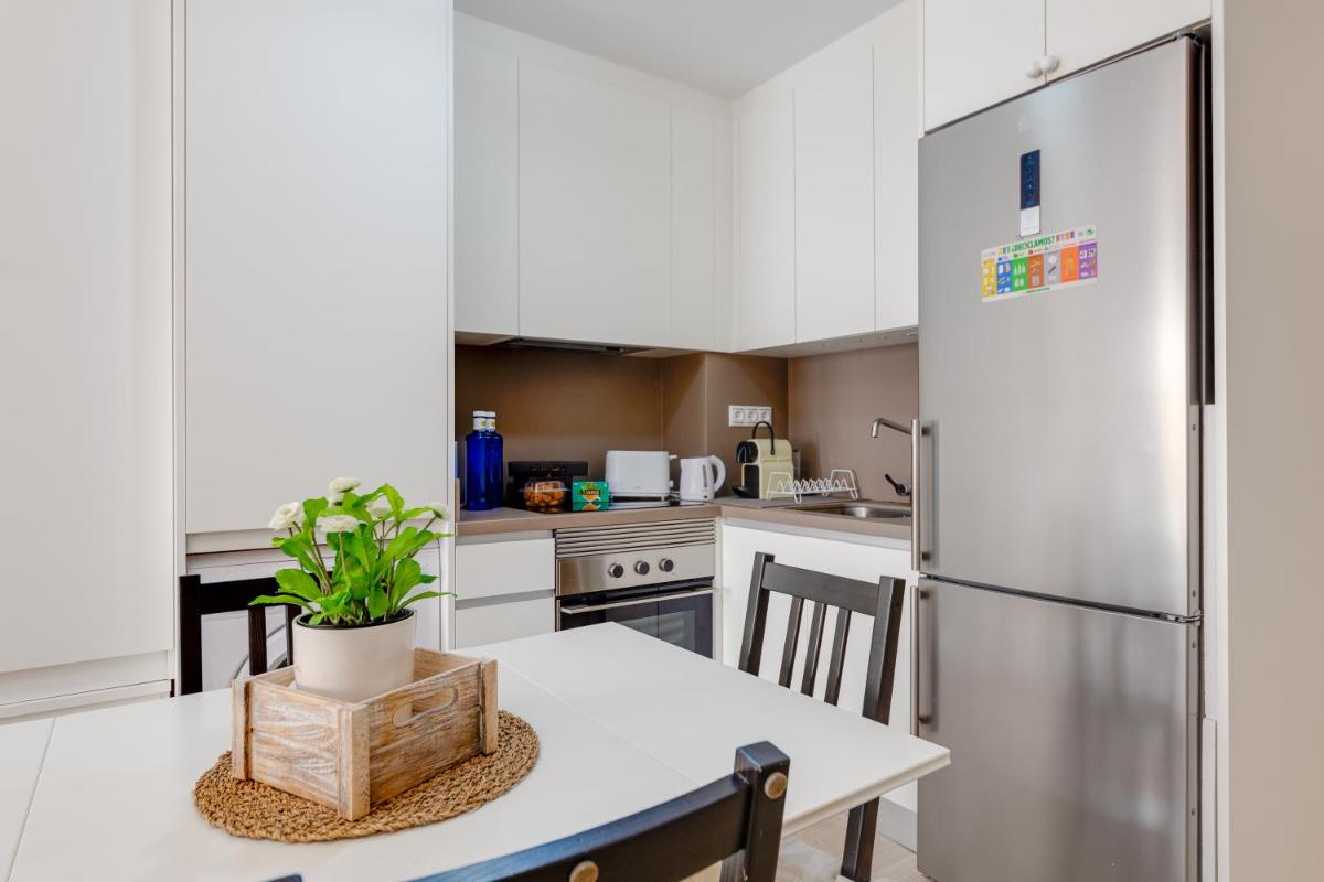 HB Apartments - Apartamento Alicante Rambla Mercado Central Playa - El Loft del Barrio - Housity