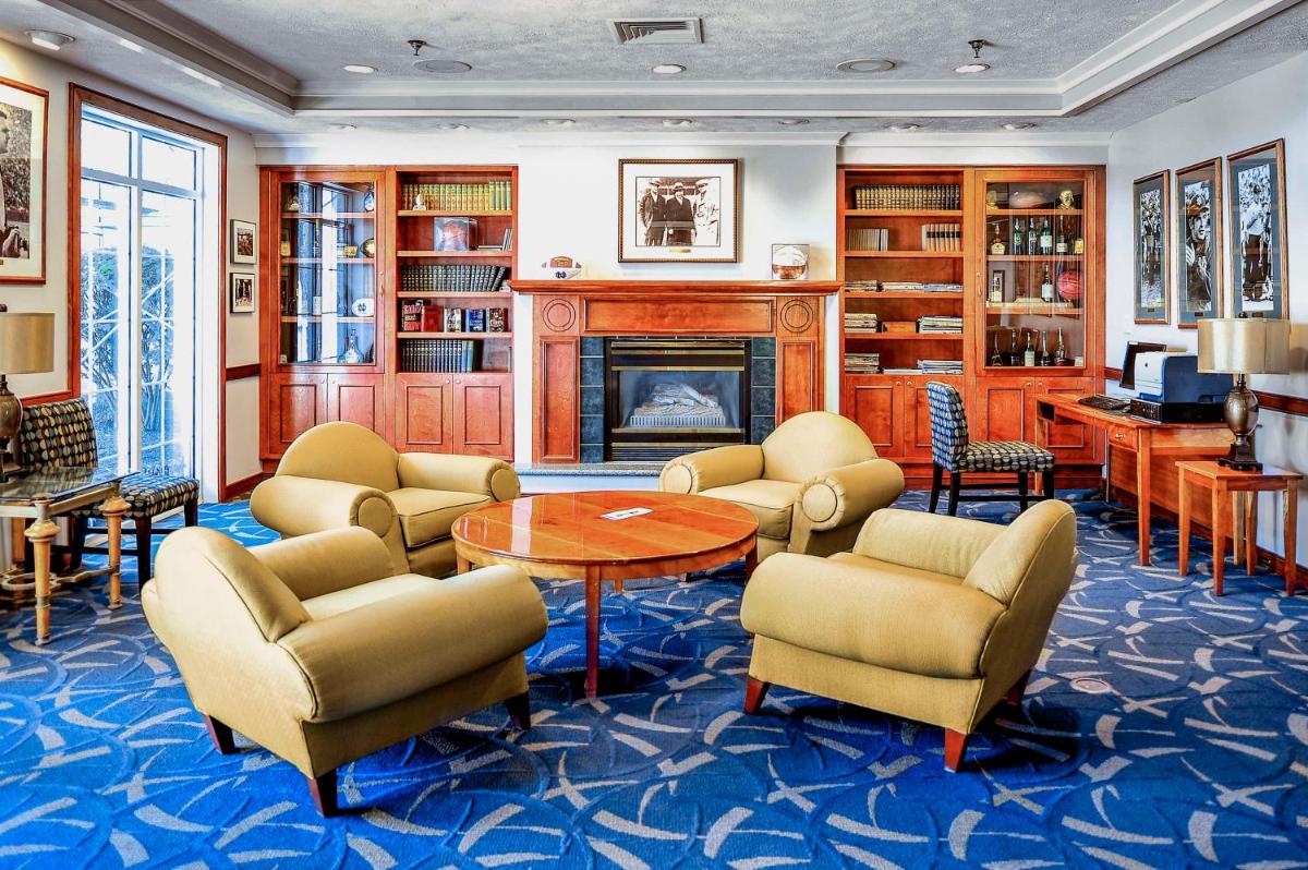 Hilton Vacation Club Varsity Club South Bend, IN - Housity