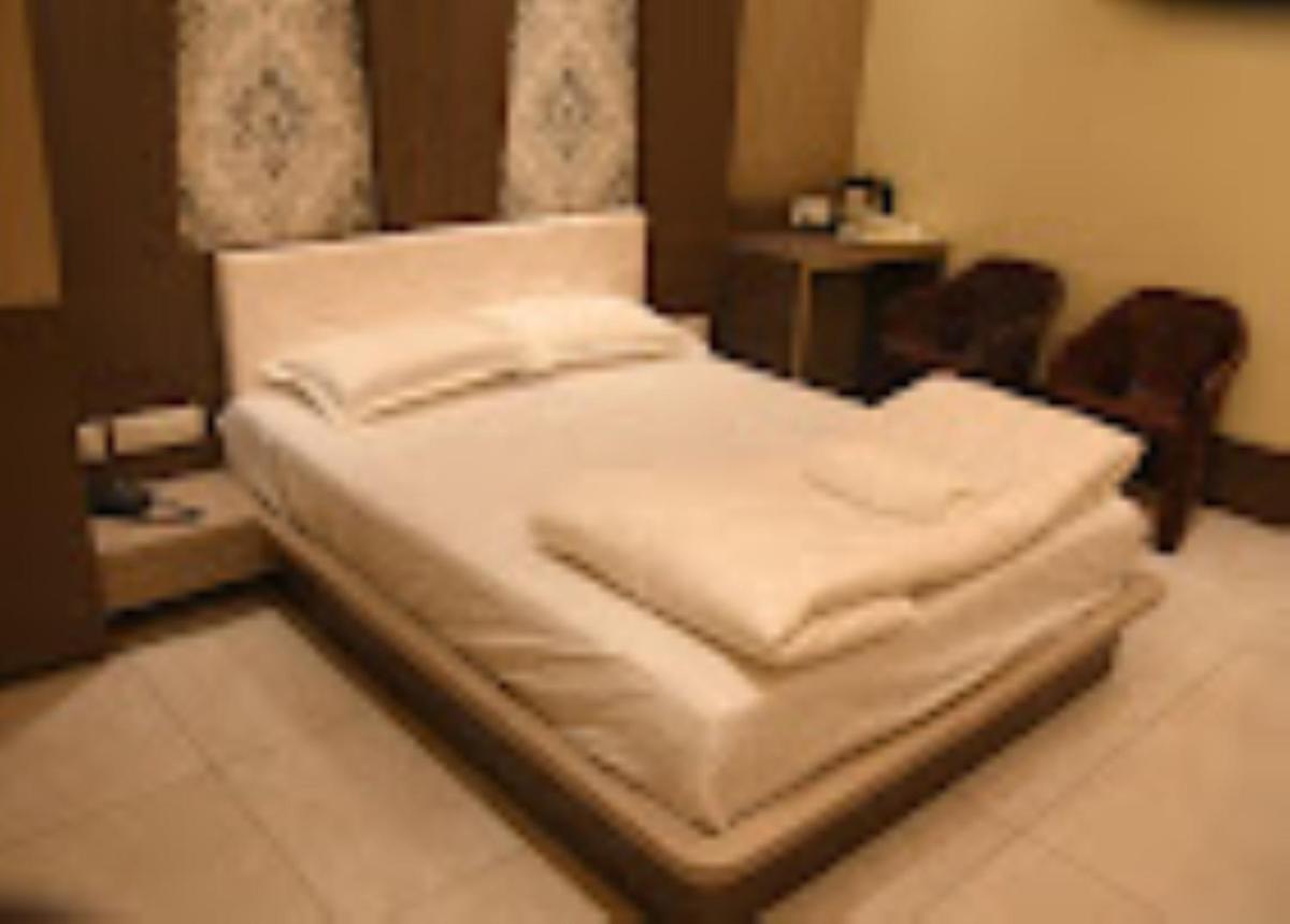Suitetrails - Hotel LN Plaza Balasore