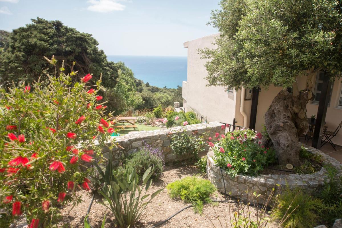 Petasos House - Garden - Sea View - Housity