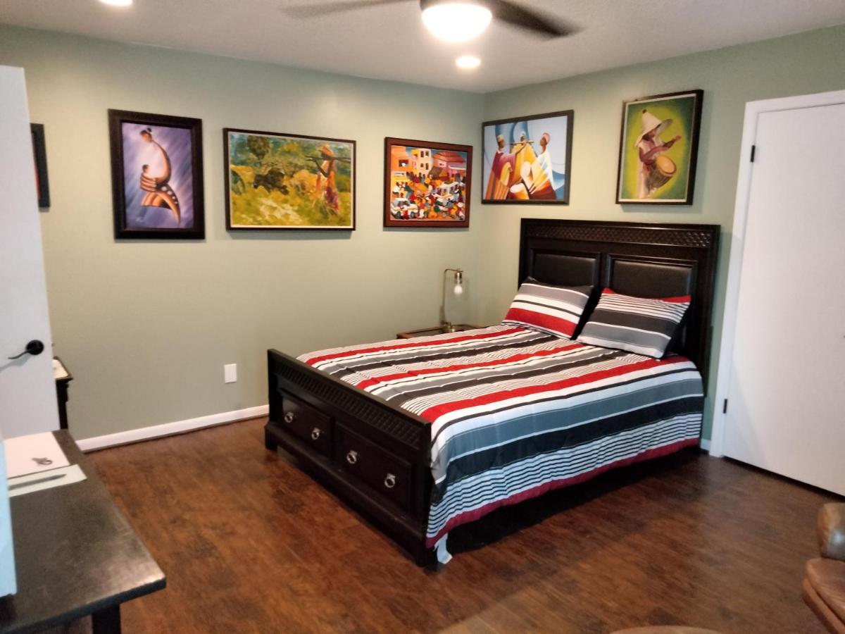 The Art Abbey Bed & Breakfast - Housity