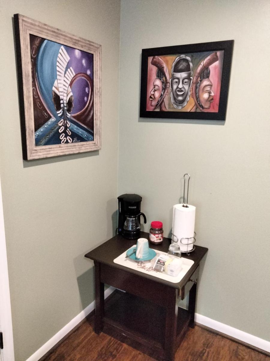 The Art Abbey Bed & Breakfast - Housity
