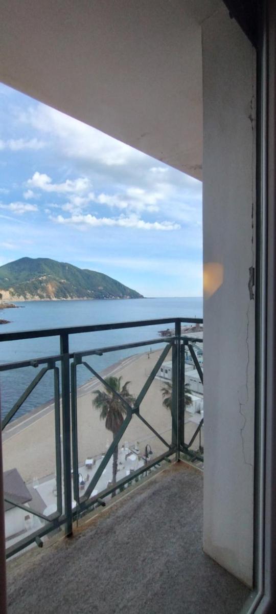 Hotel Elena - Housity