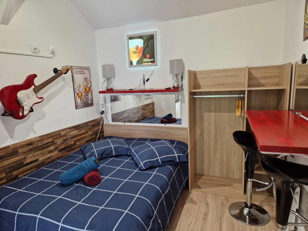 07 - Joli studio tout équipé avec vue sur jardin, parking privatif gratuit, grand fourgon possible, tout le linge de maison est fourni - Housity