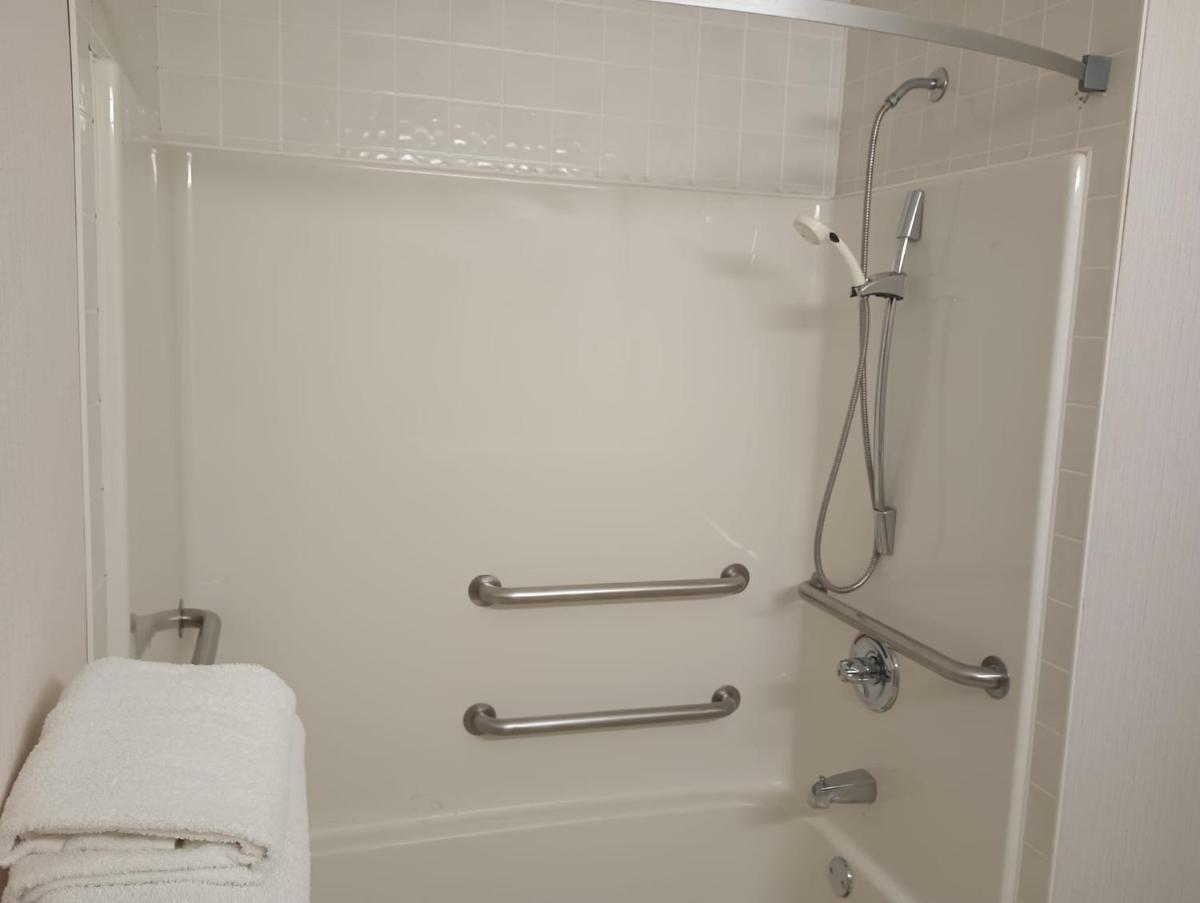 Miriam Hotel - Housity