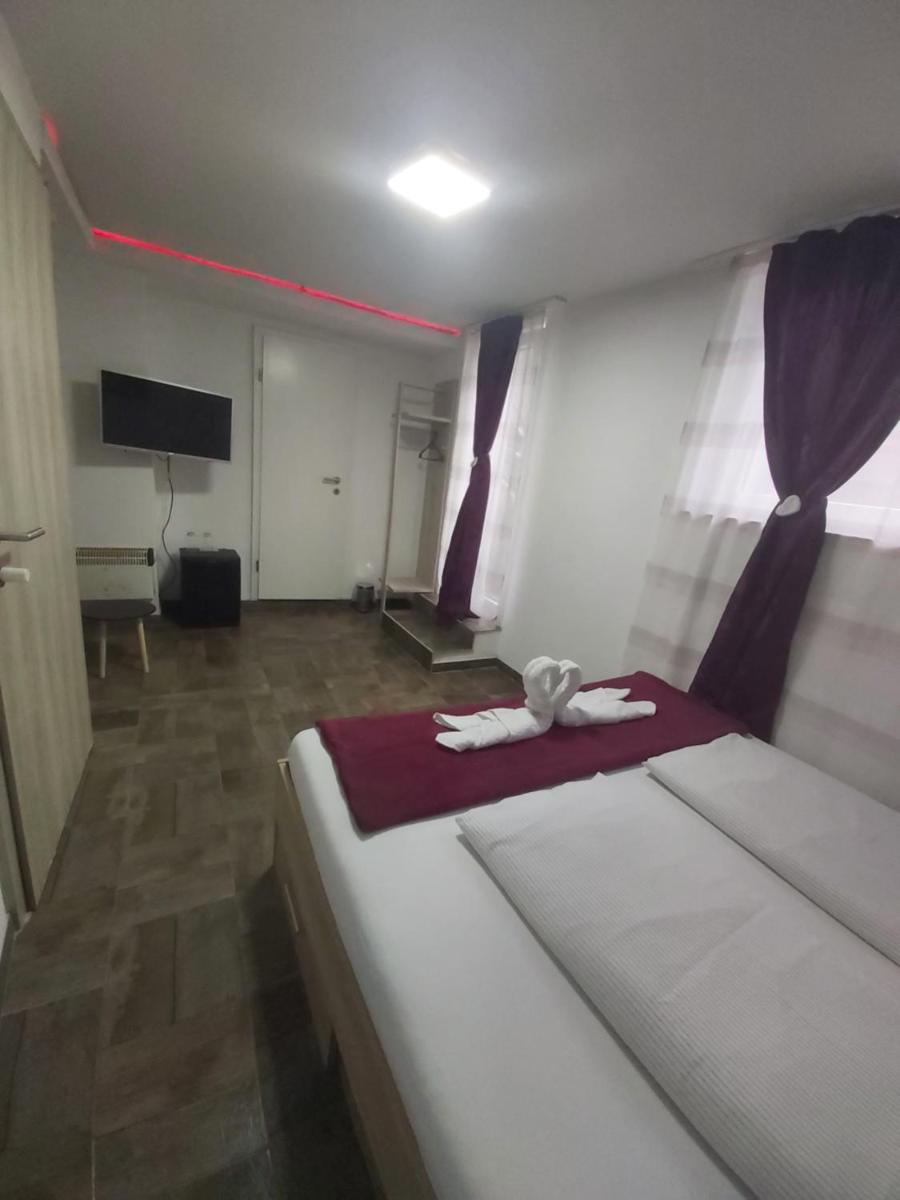 Panda Rooms - Hizvo