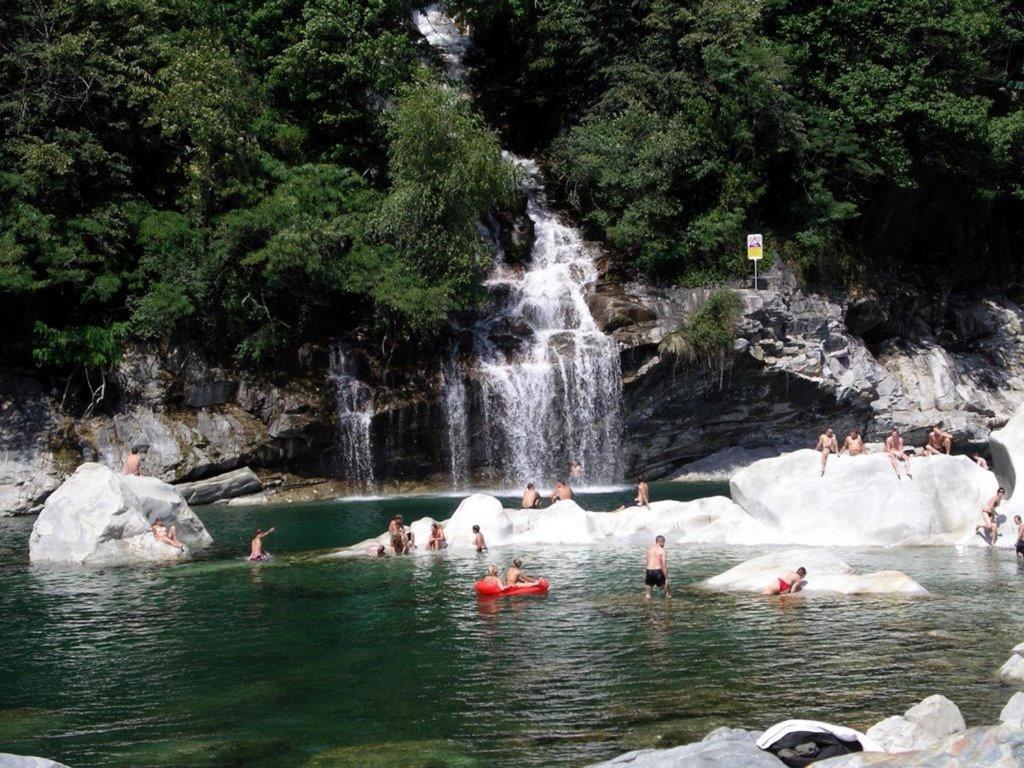 Traum Ferienwohnung am Strand im Tessin - nur 3km von Ascona oder Locarno entfernt - Housity