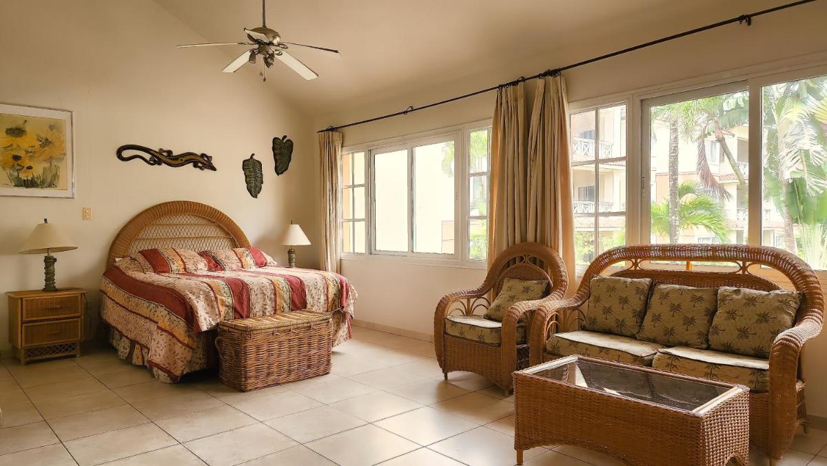 Ocean Dream Artist Loft 1st See Line - Housity