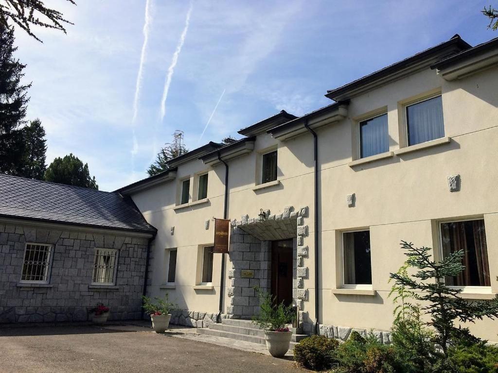 Real Hotel - Housity