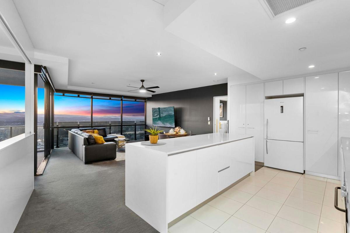 Converted Two Bedroom Apartment - No Parking - Hinterland View - Circle on Cavill - Self Contained, Privately Managed - Housity