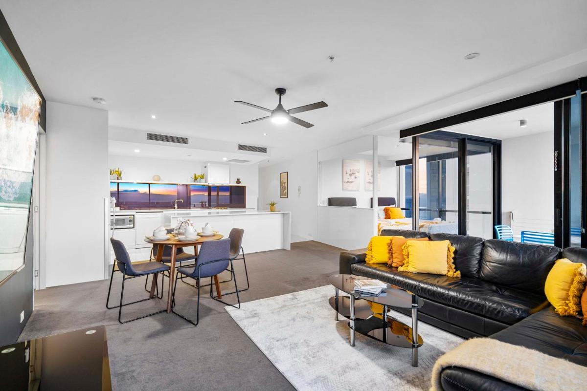 Converted Two Bedroom Apartment - No Parking - Hinterland View - Circle on Cavill - Self Contained, Privately Managed - Housity