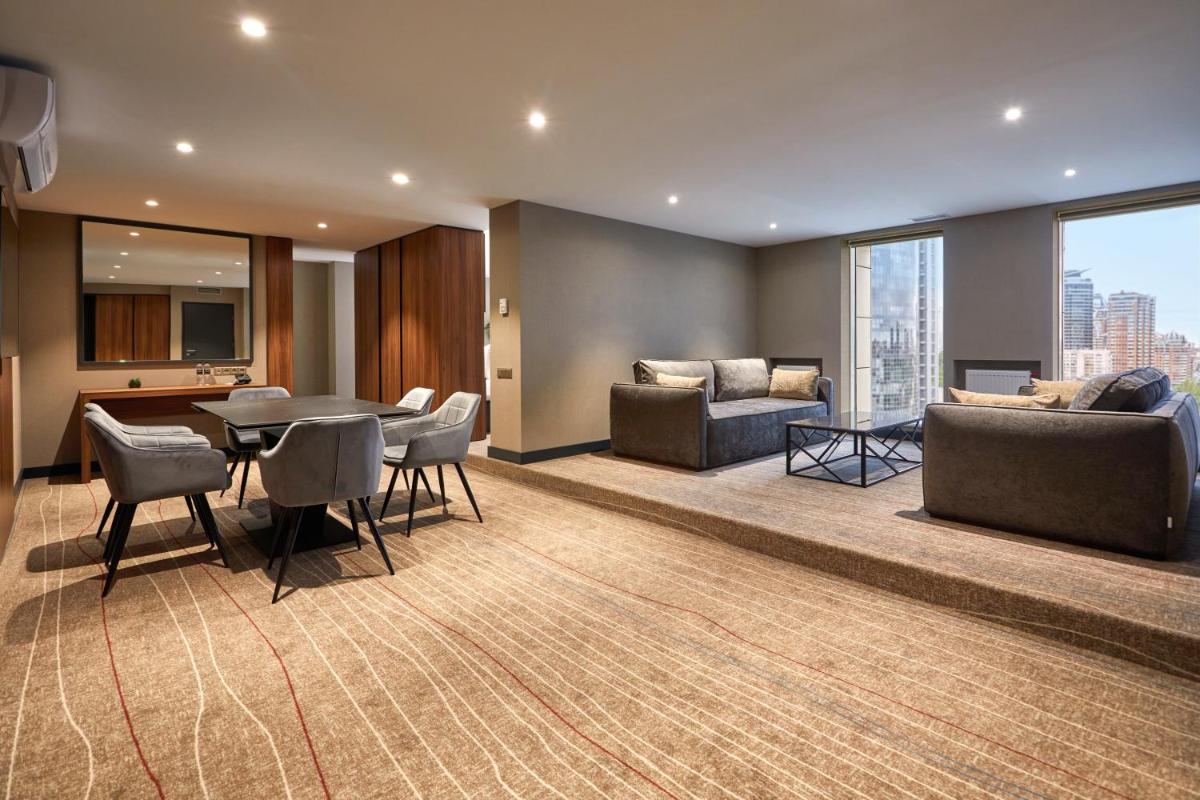 Sky Loft Hotel Kyiv by Rixwell International - Housity